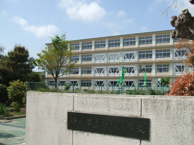 Primary school. 757m to the Hamamatsu Municipal Niitsu elementary school (elementary school)