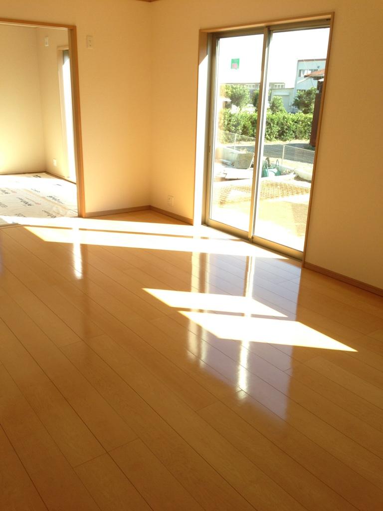 Living. Families gather living is a positive per good on the south-facing. 