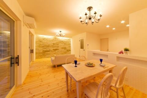 Living. Day and night in the Tomos Light, Also produce a different space