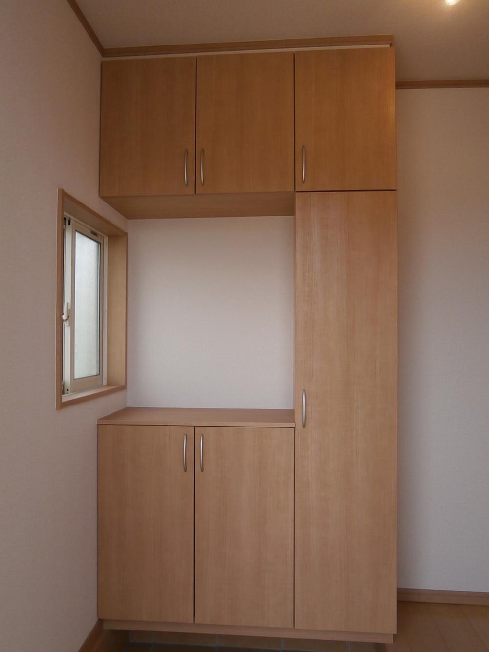 Receipt. Large front door storage (local 2013 September 2 shooting)