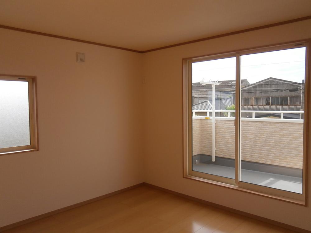 Non-living room. Second floor east side of Western-style 10 tatami (local 2013 September 2 shooting)