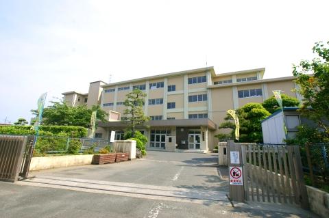 Primary school. 510m to the Hamamatsu Municipal Iida Elementary School