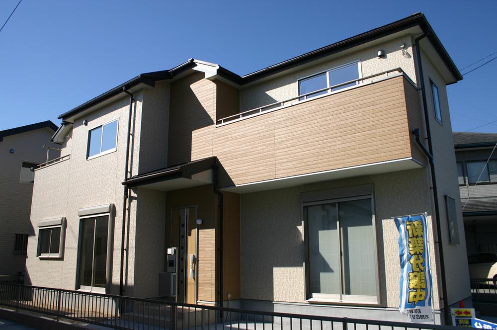 Local appearance photo. (1 Building) Rendering