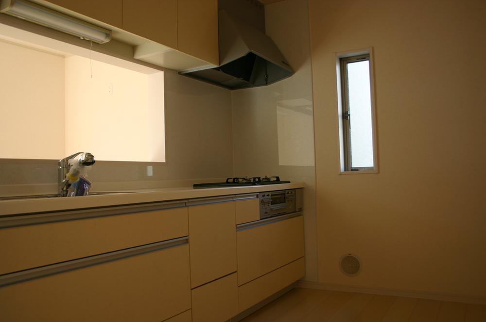 Kitchen. Indoor (11 May 2013) Shooting