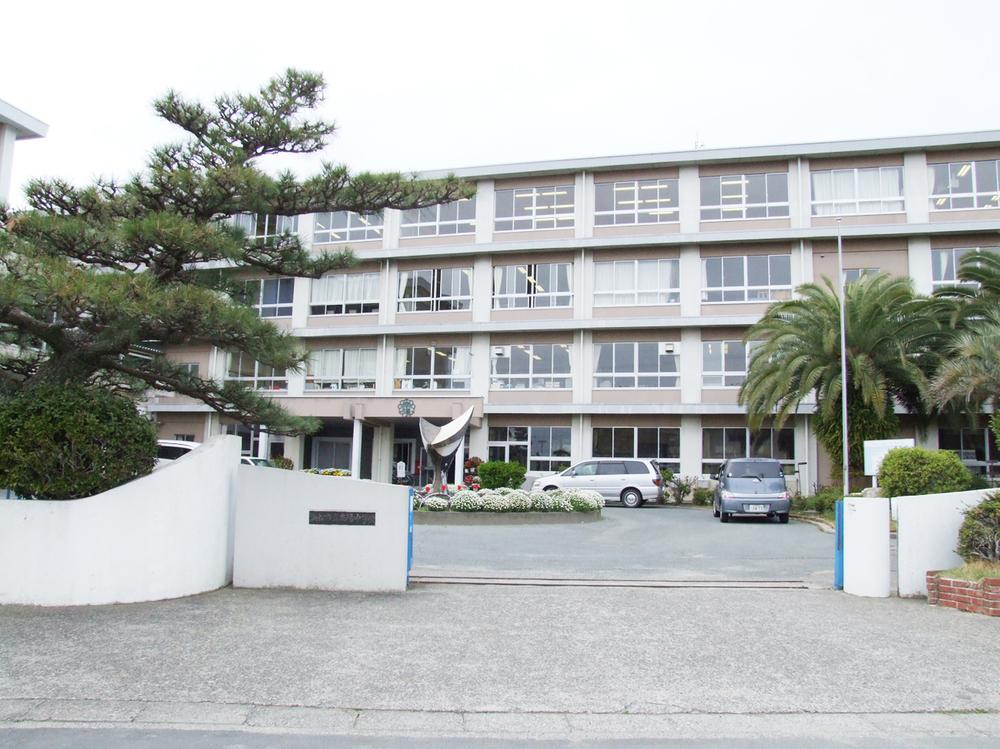 Junior high school. 840m to the Hamamatsu Municipal Nanyang Junior High School