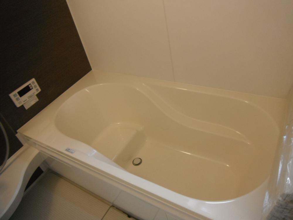 Same specifications photo (bathroom). System bus