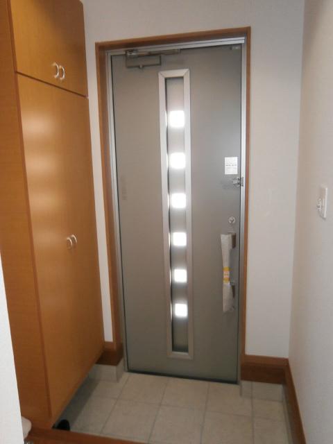 Entrance. With a large entrance storage