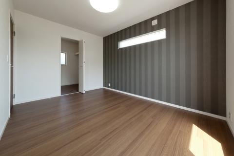 Non-living room. Bedroom calm divided Hari one side cross