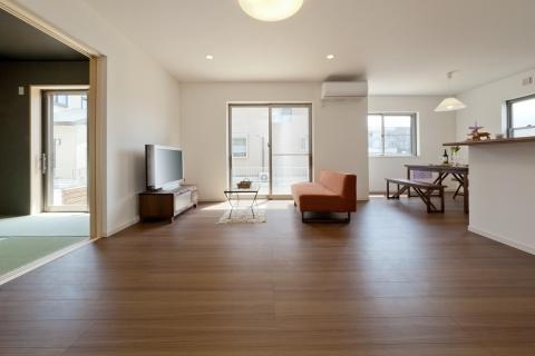 Living. LDK and the Japanese-style room is spacious space followed. 