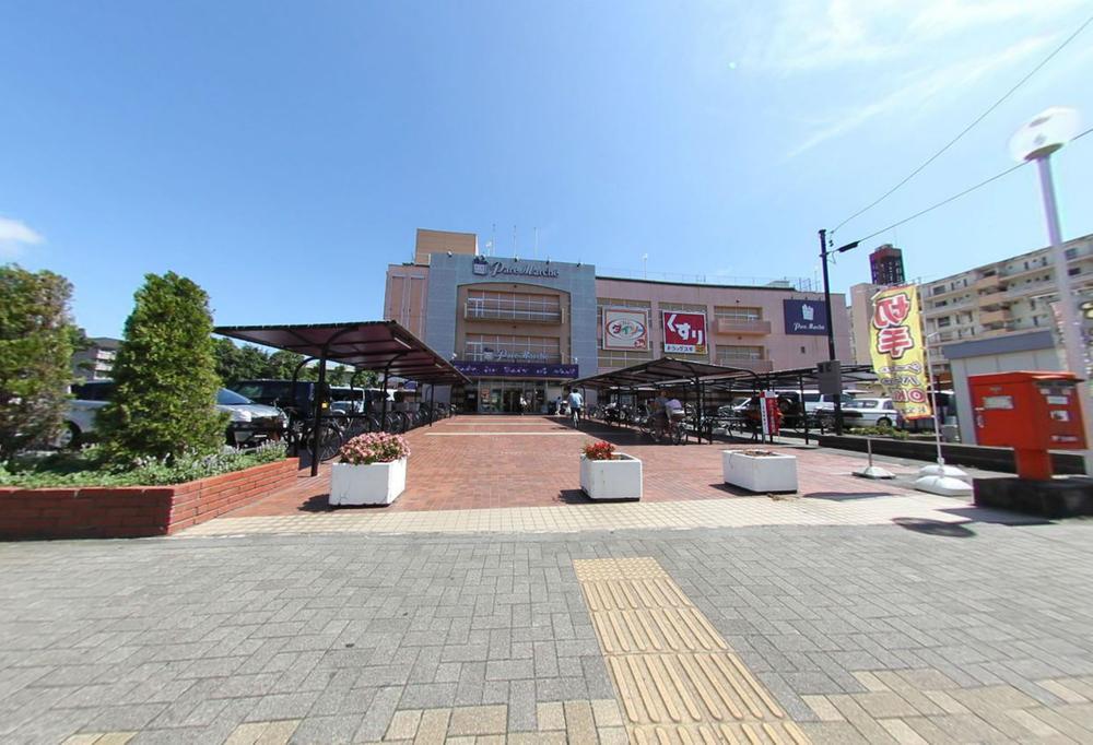 Shopping centre. Until Paremarushe Kitaterajima 695m