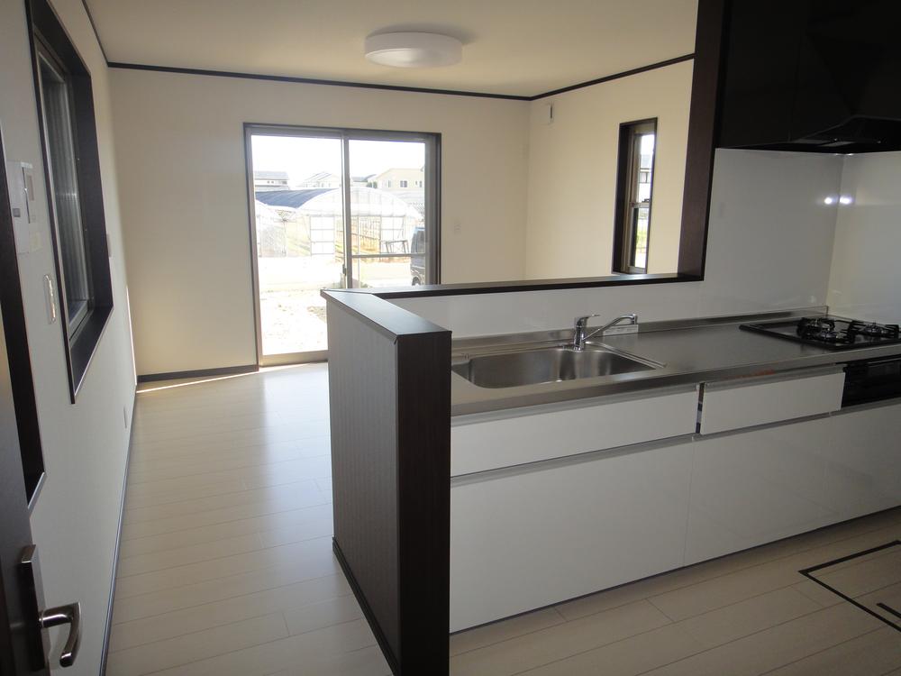 Kitchen. Indoor (10 May 2012) shooting