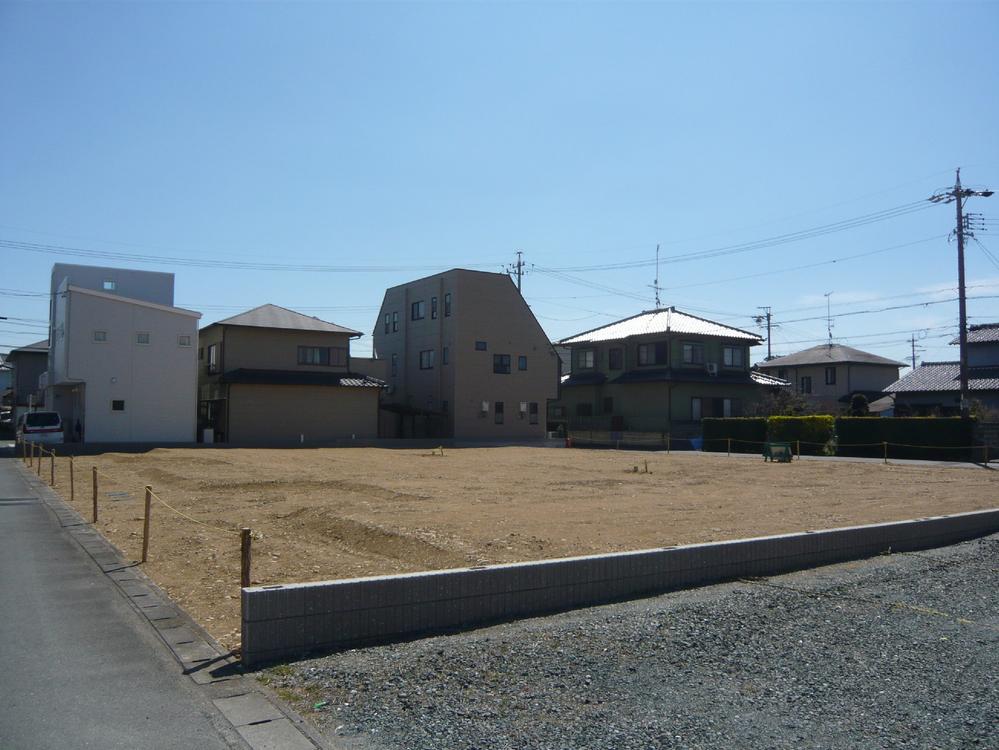 Local land photo. It is a photograph at the time of construction. 