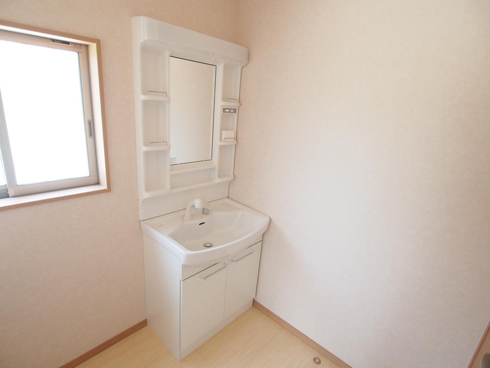 Wash basin, toilet. Interior Building 3