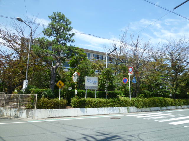 Primary school. Yoshikawa up to elementary school (Yoshikawa-cho) (Elementary School) 304m