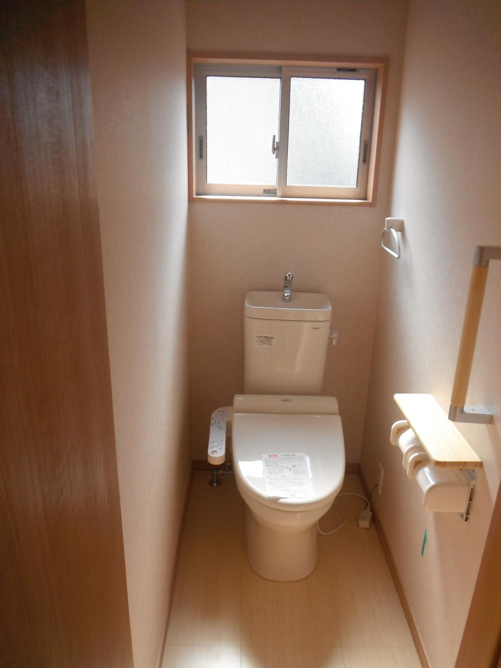 Toilet. There is also a toilet on the second floor. (It is with washlet. )