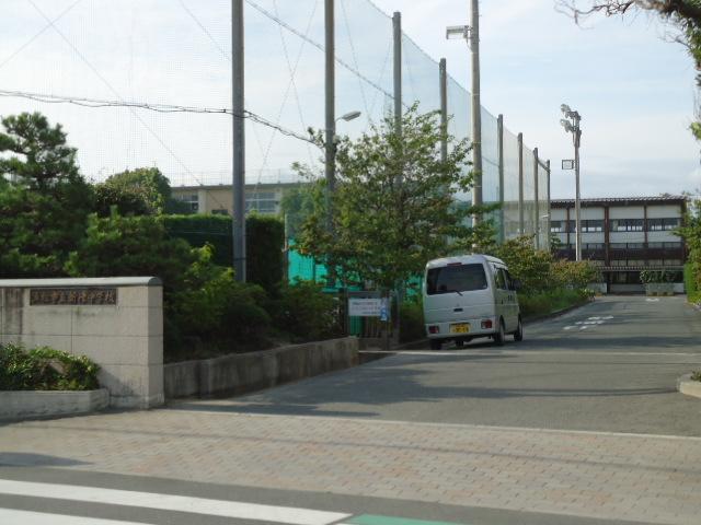 Junior high school. 345m to the Hamamatsu Municipal Niitsu junior high school