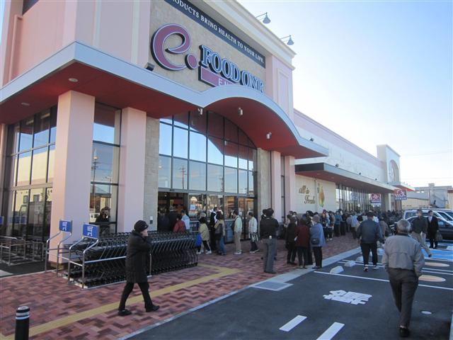 Supermarket. Totetsu store food one Minamiasada store up to (super) 1915m