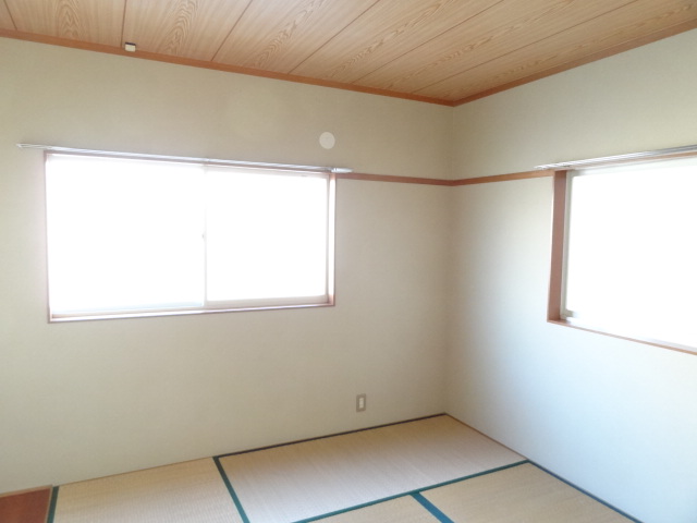 Living and room. Japanese-style room 6 tatami