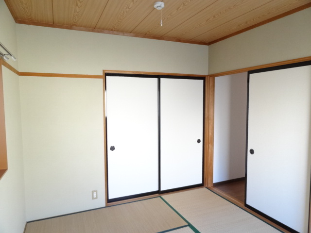 Living and room. Japanese-style room 6 tatami