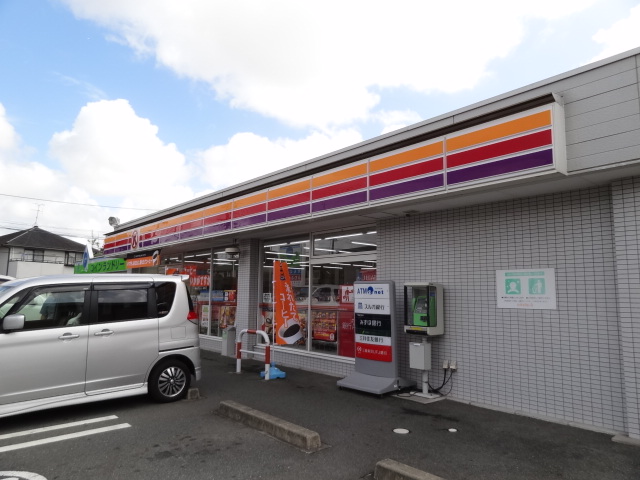 Convenience store. 100m to Circle K Higashihongo store (convenience store)