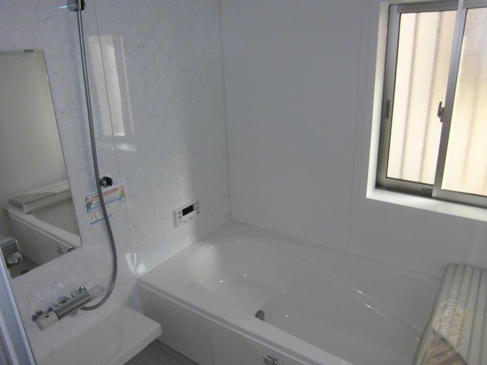 Bathroom. 1 pyeong type. Bathroom with heating dryer. There is a feeling of cleanliness in a bright color. 
