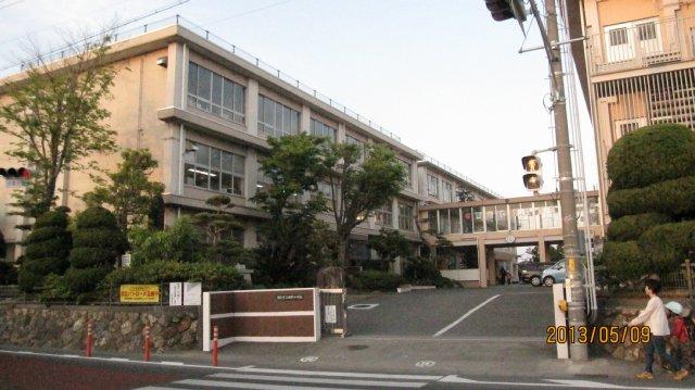 Primary school. 260m to Hamamatsu Tatsushiro aside Elementary School