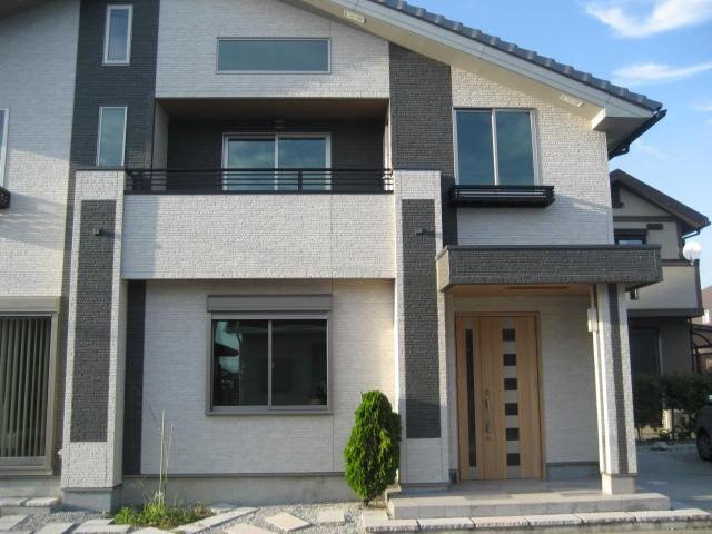 Local appearance photo. There is a balcony on the south balcony Nishimen