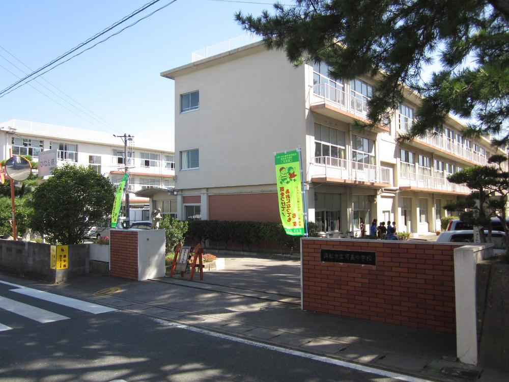 Primary school. Municipal Kami until elementary school 1340m