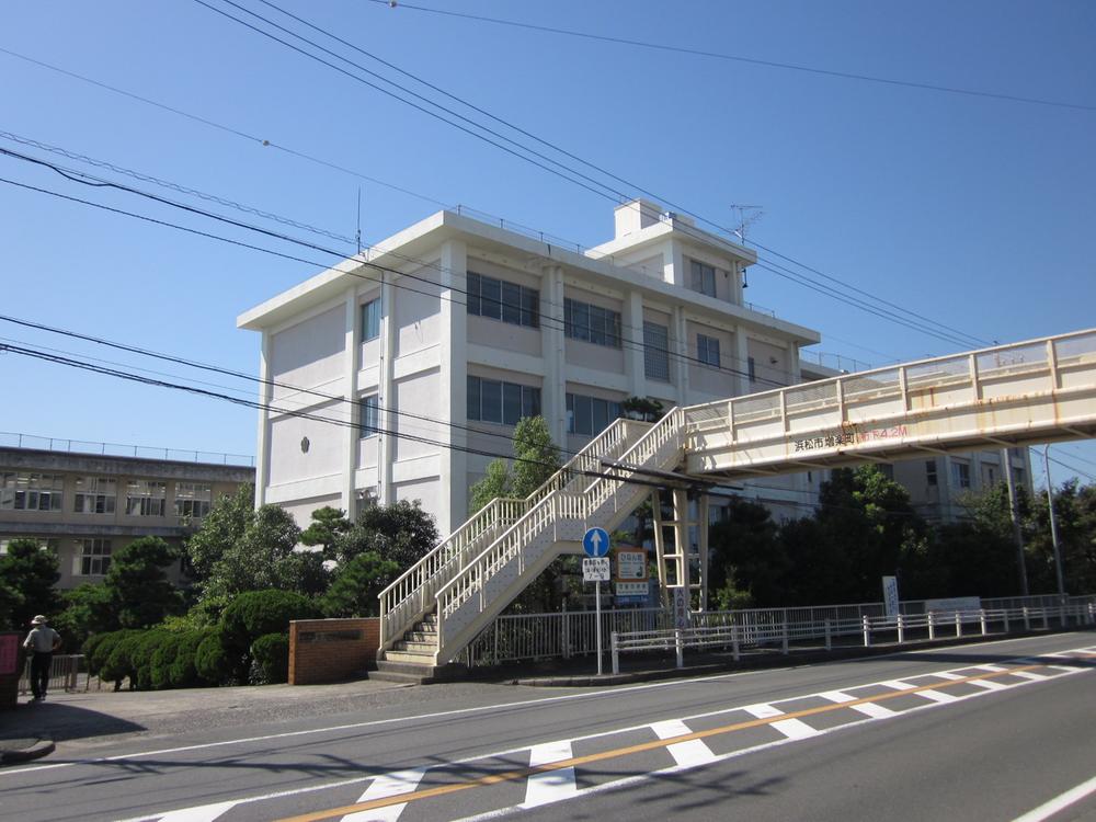 Junior high school. Municipal Kami until junior high school 1730m
