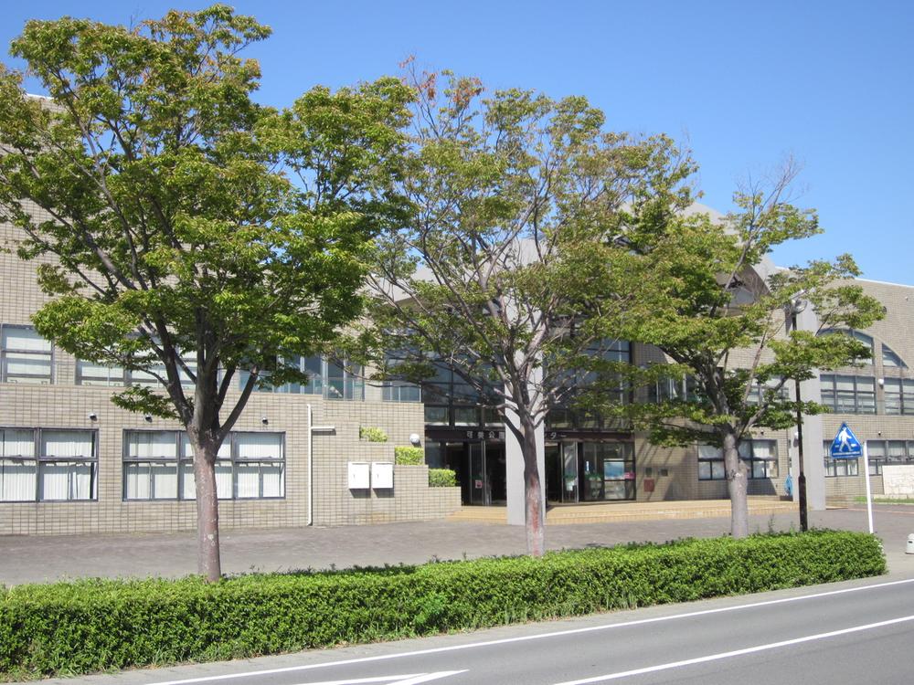 Government office. Kami 1820m to the park Research Center