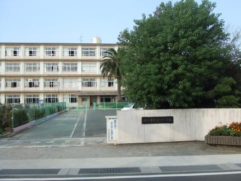 Primary school. 1932m to the Hamamatsu Municipal Niitsu Elementary School