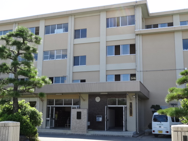 Primary school. 800m to the Hamamatsu Municipal Iida elementary school (elementary school)