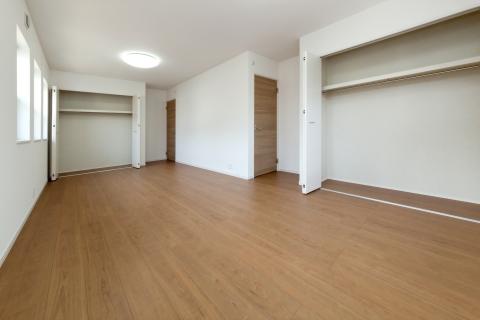 Non-living room. Future partition also of 10.6 quires possible Interoceanic