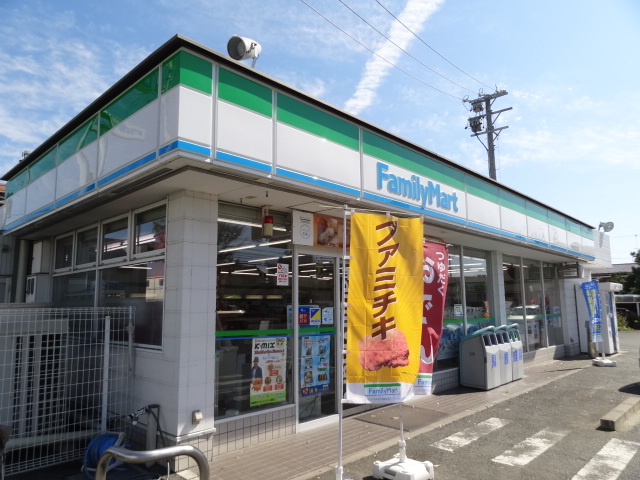 Convenience store. FamilyMart 559m to Hamamatsu Sanwa Machiten (convenience store)