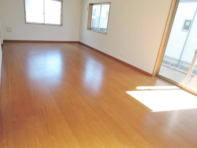 Living. East-west south, 3 is a living of direction daylighting. 