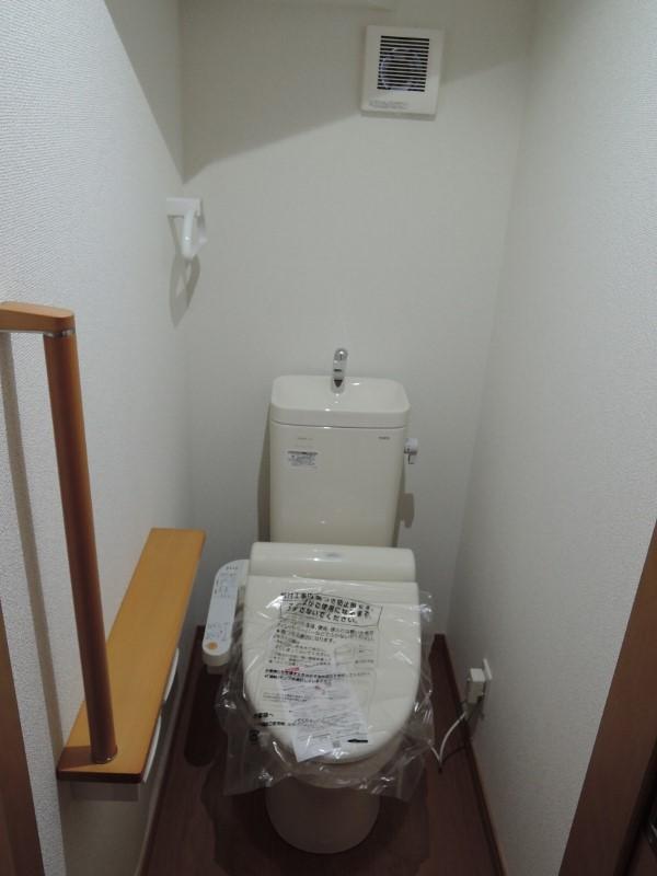 Toilet. 1.2 floor toilet cleaning, With heating! 