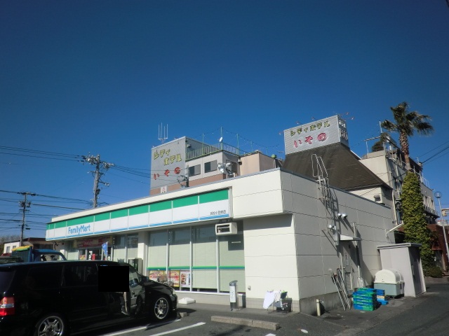 Convenience store. FamilyMart Azukimochi store up (convenience store) 582m