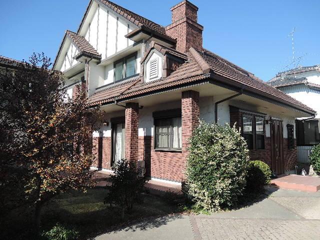 Local appearance photo. Brick tile outer wall is affixed to one by one carefully. Atmosphere of the roof of tile-roofing is different homeopathic.