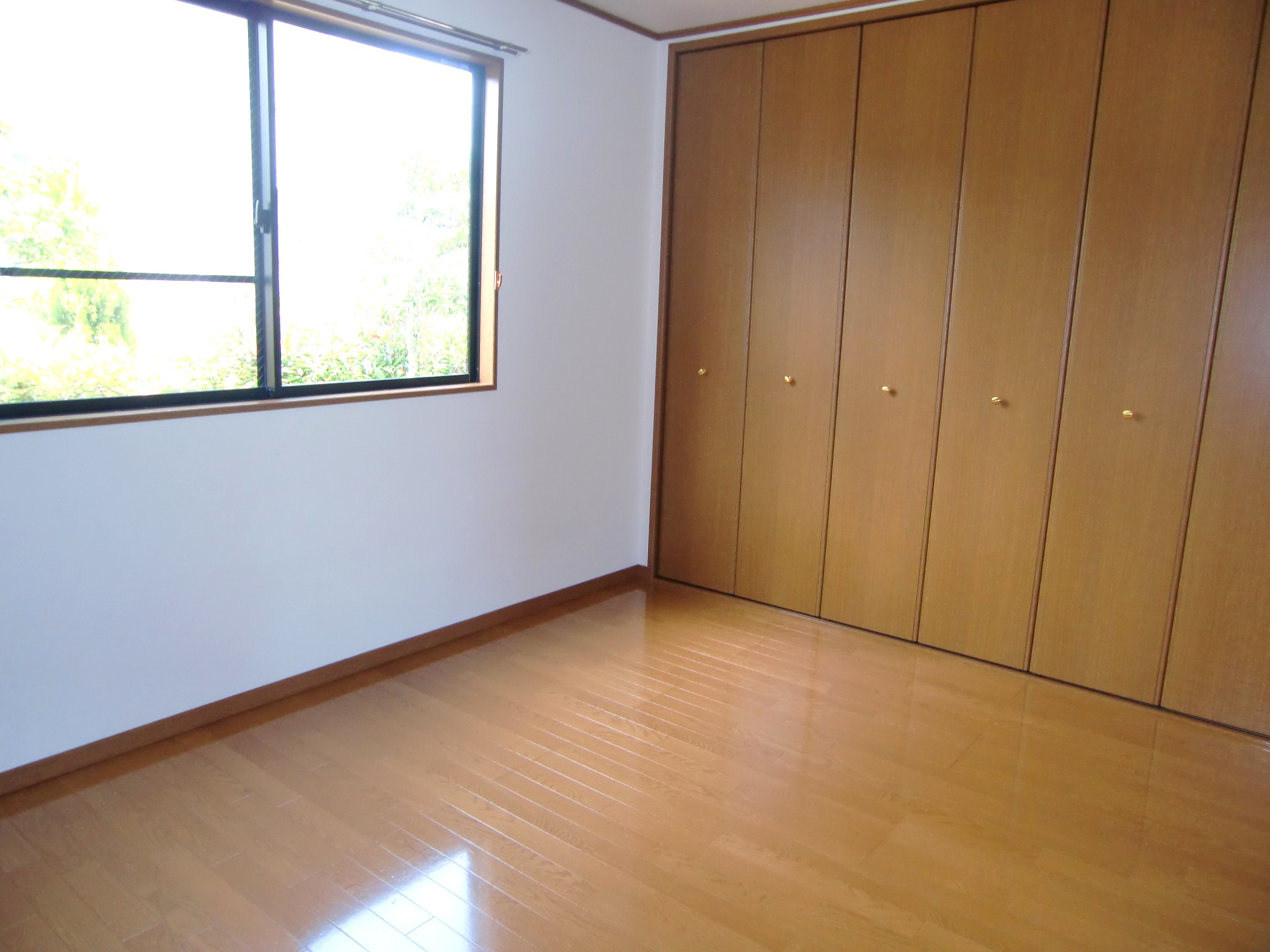 Living and room. It is with large storage