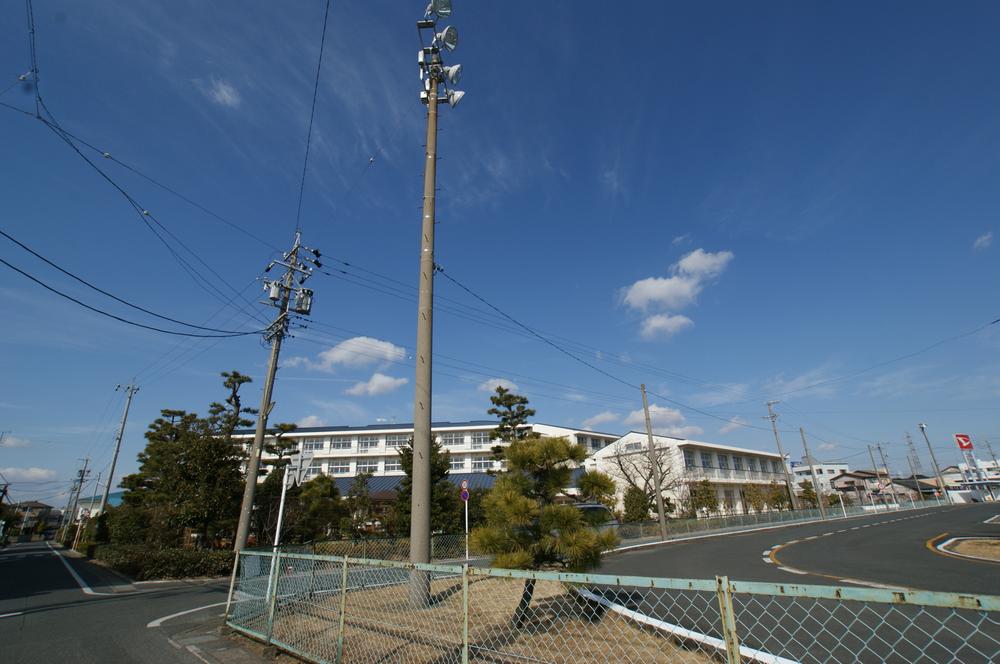 Junior high school. 743m to the Hamamatsu Municipal Hokusei junior high school