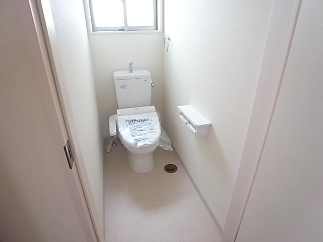 Toilet. Indoor (July 2013) Shooting