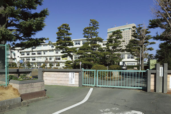 Surrounding environment. Municipal Motoshiro elementary school (a 9-minute walk ・ About 650m)