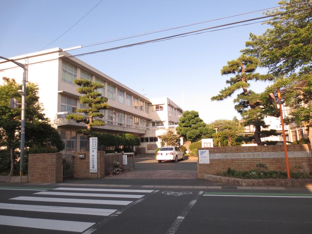 Junior high school. 930m to the Hamamatsu Municipal Shijimizuka junior high school