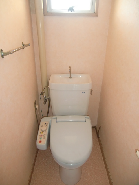 Toilet. Brightness UP because it comes with a window ☆