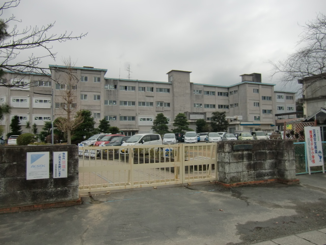 Primary school. 1515m to Hamamatsu Tatsuizumi elementary school (elementary school)