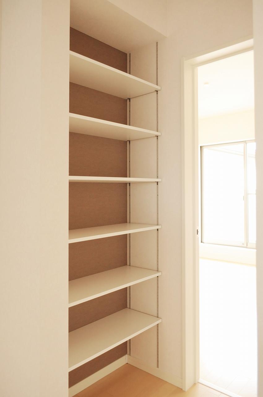 Receipt. It is a storage space in the bedroom front. (May 2013 shooting)