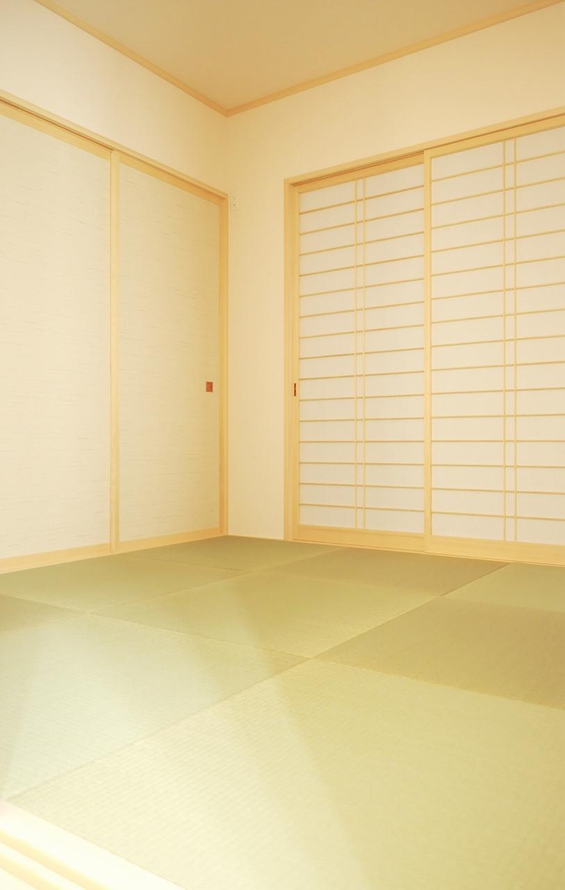 Non-living room. 1F is of Japanese-style room, Is a modern impression because it uses a borderless heckling tatami. (May 2013 shooting)