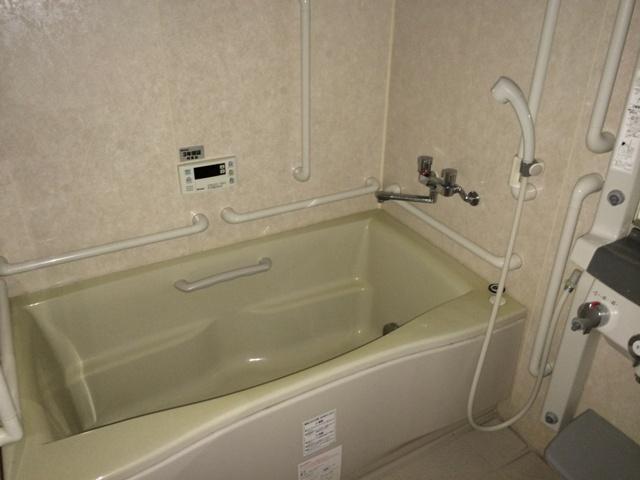 Bathroom. Reheating function with unit bus! Handrail is also safe with (* ^^) v