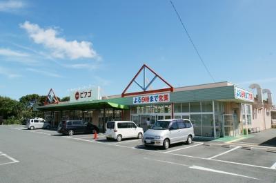 Supermarket. Piago to Ueshima shop 682m