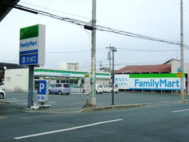 Convenience store. 450m to FamilyMart Hamamatsu Mukojuku the town shop